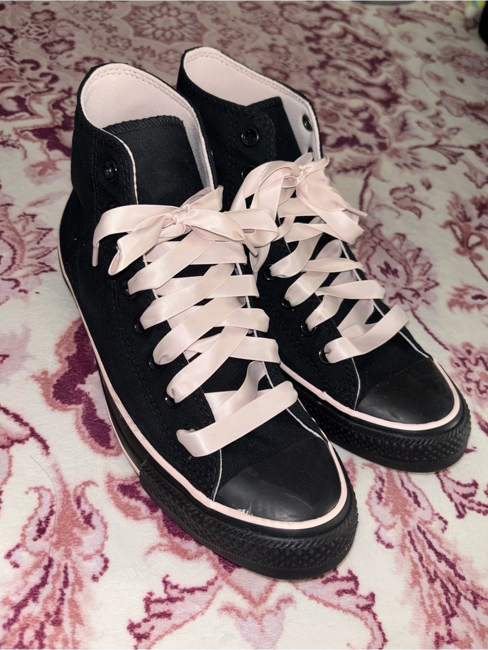 Black High-Top Canvas Sneakers with light Pink Satin Laces